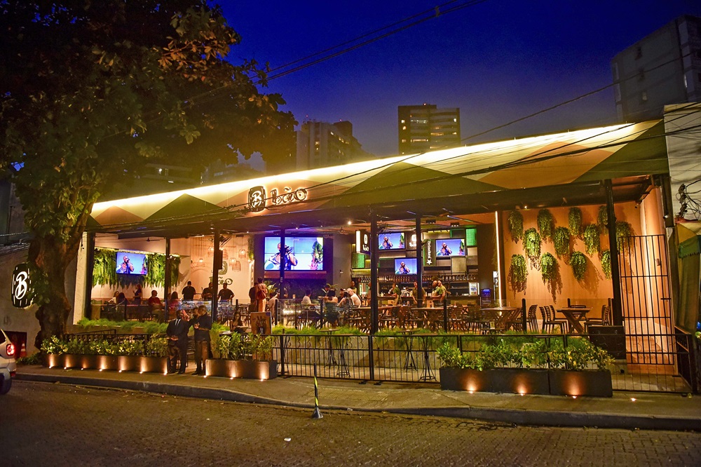 Bão celebra nove anos com happy hour especial em Salvador