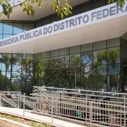 Justiça do Distrito Federal manda cartório reconhecer pai que deu à luz e mãe trans de bebê