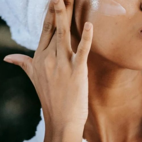 Especialista alerta para cuidados com a pele no inverno por causa dos dias secos e queda da temperatura